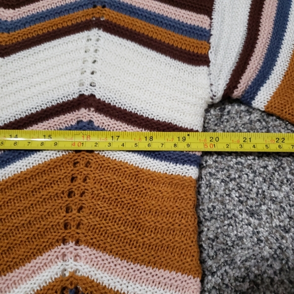 NWT Chevron Sweater - Picture 13 of 13